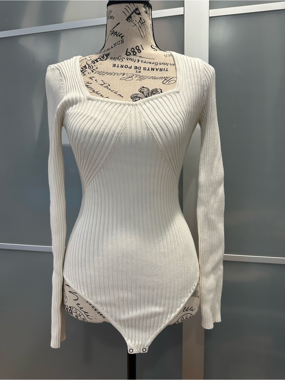 Abercrombie & Fitch Cream Ribbed Square-Neck Long-Sleeve Bodysuit
